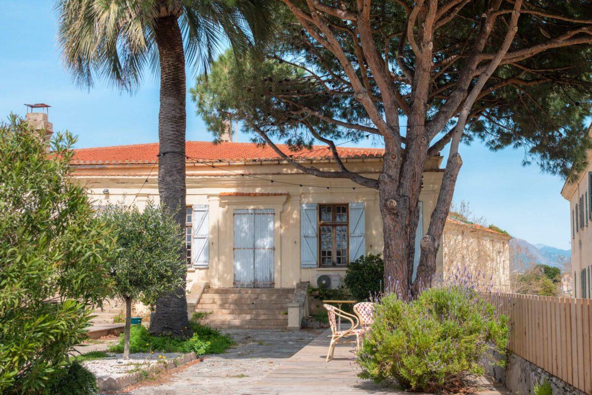 Var ska man bo i Ajaccio? De bästa hotellen och områdena i alla prisklasser