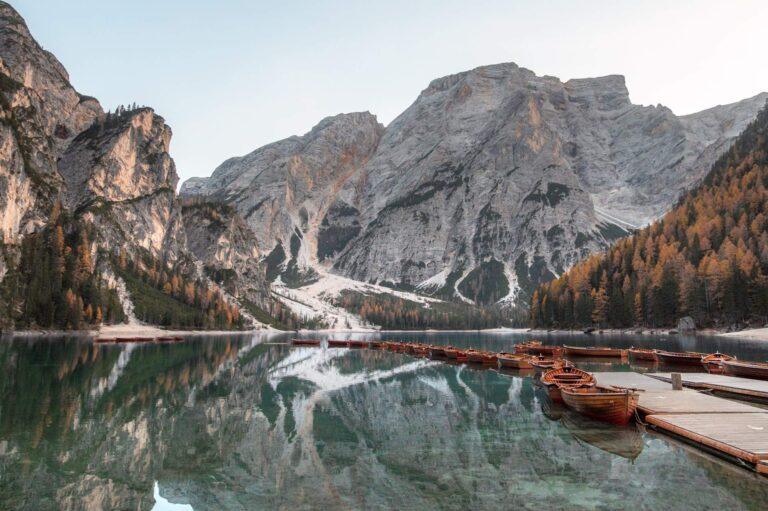 Lago di Braies reseguide: Så besöker du den vackraste sjön i Dolomiterna (Pragser Wildsee)