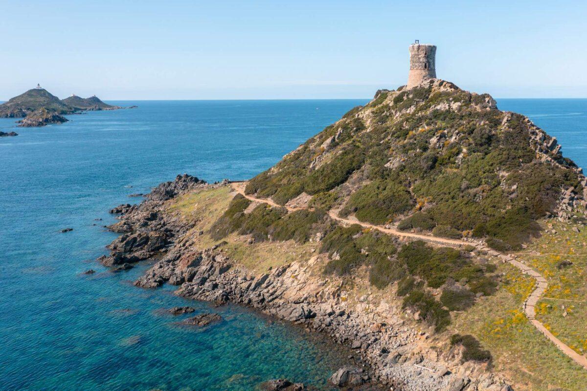 Så besöker du Pointe de la Parata och utsiktspunkten över Îles Sanguinaires på Korsika