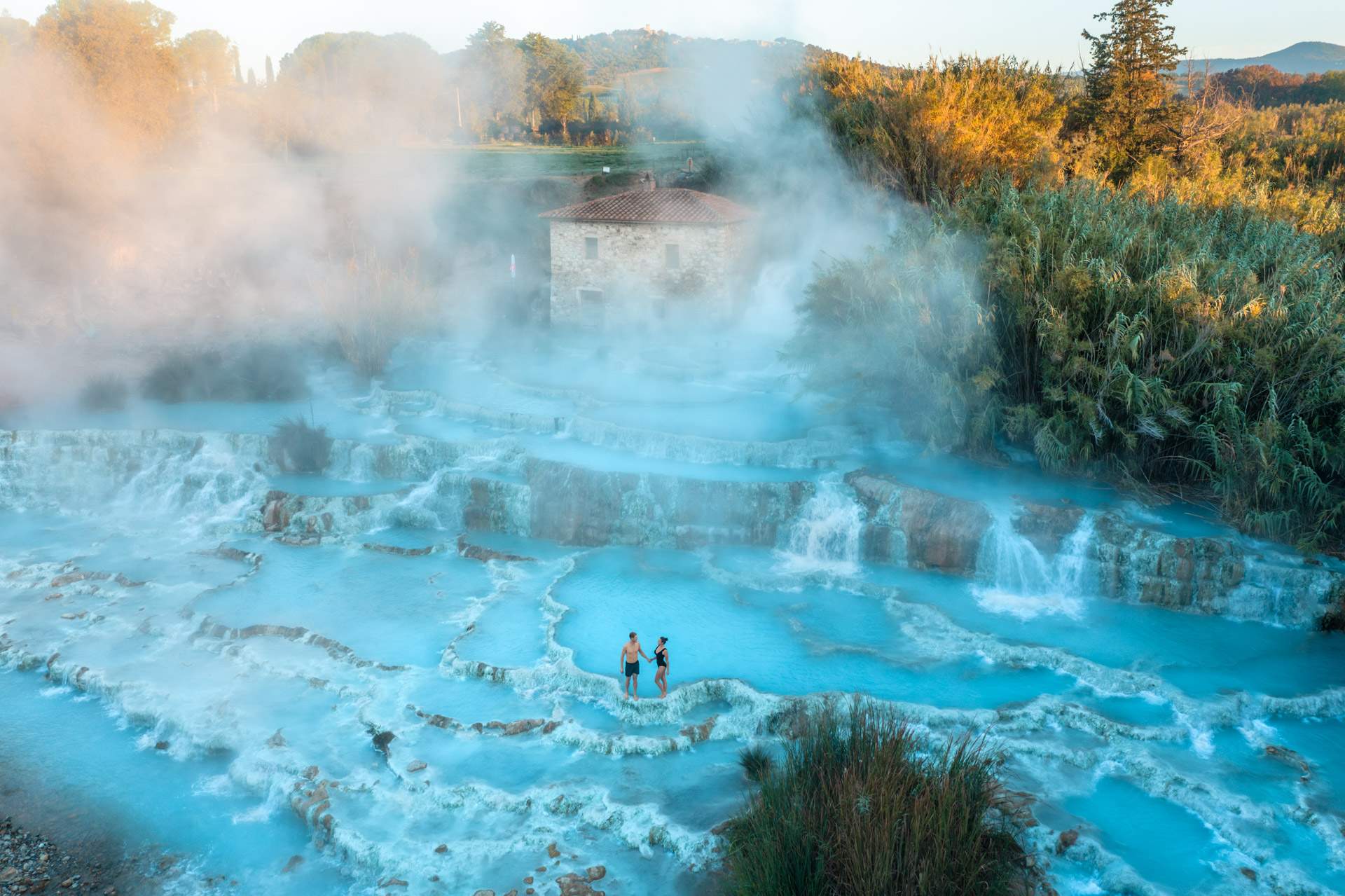 Saturnia reseguide: Så besöker du de kända varma källorna i Toscana (Cascata del Mulino)